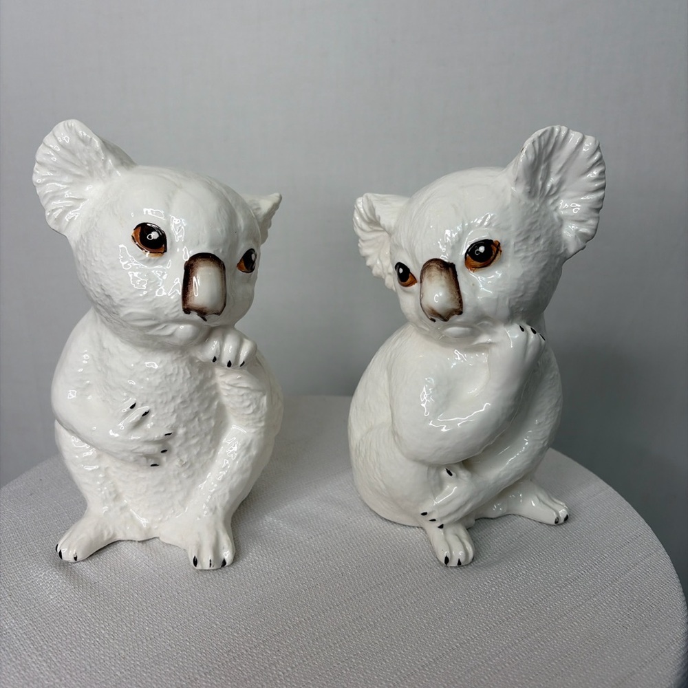 Ceramic Koala Figurines Set
Vintage White Made in Japan(F99)✨